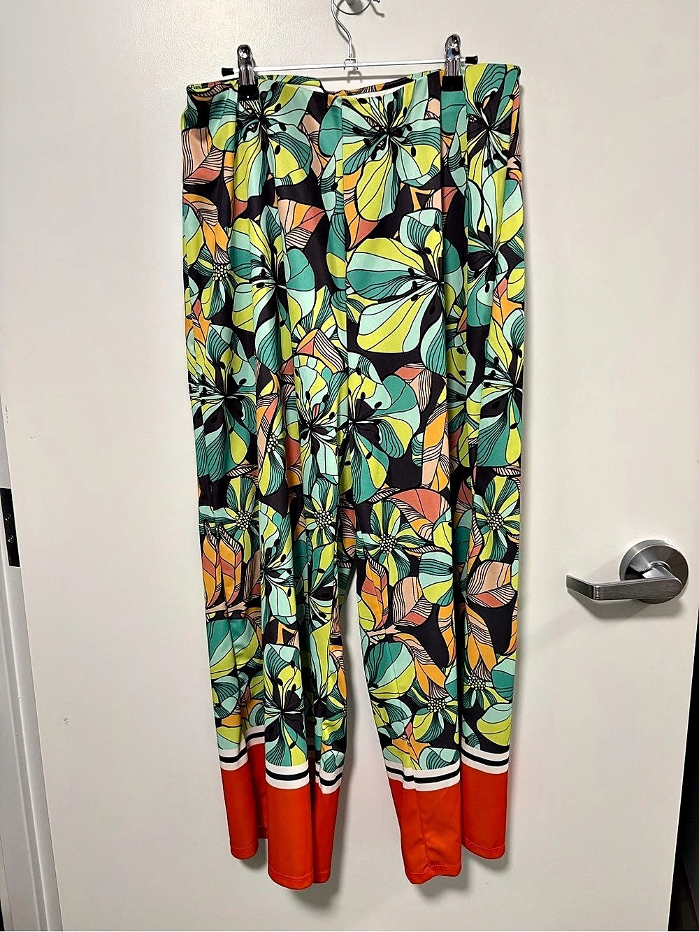 Zara Floral Wide Leg Pants in Green & Orange Size Medium